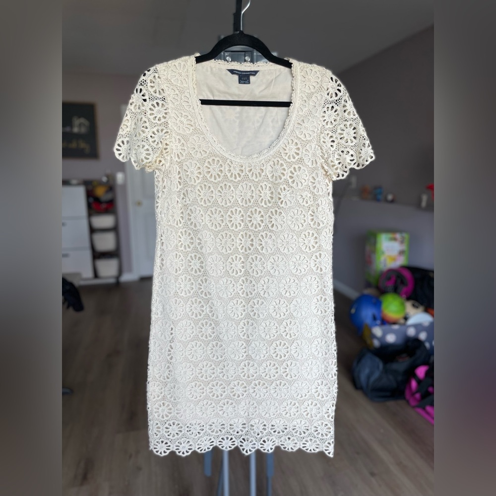 Dress crochet lace lined Sheath short sleeve size 2